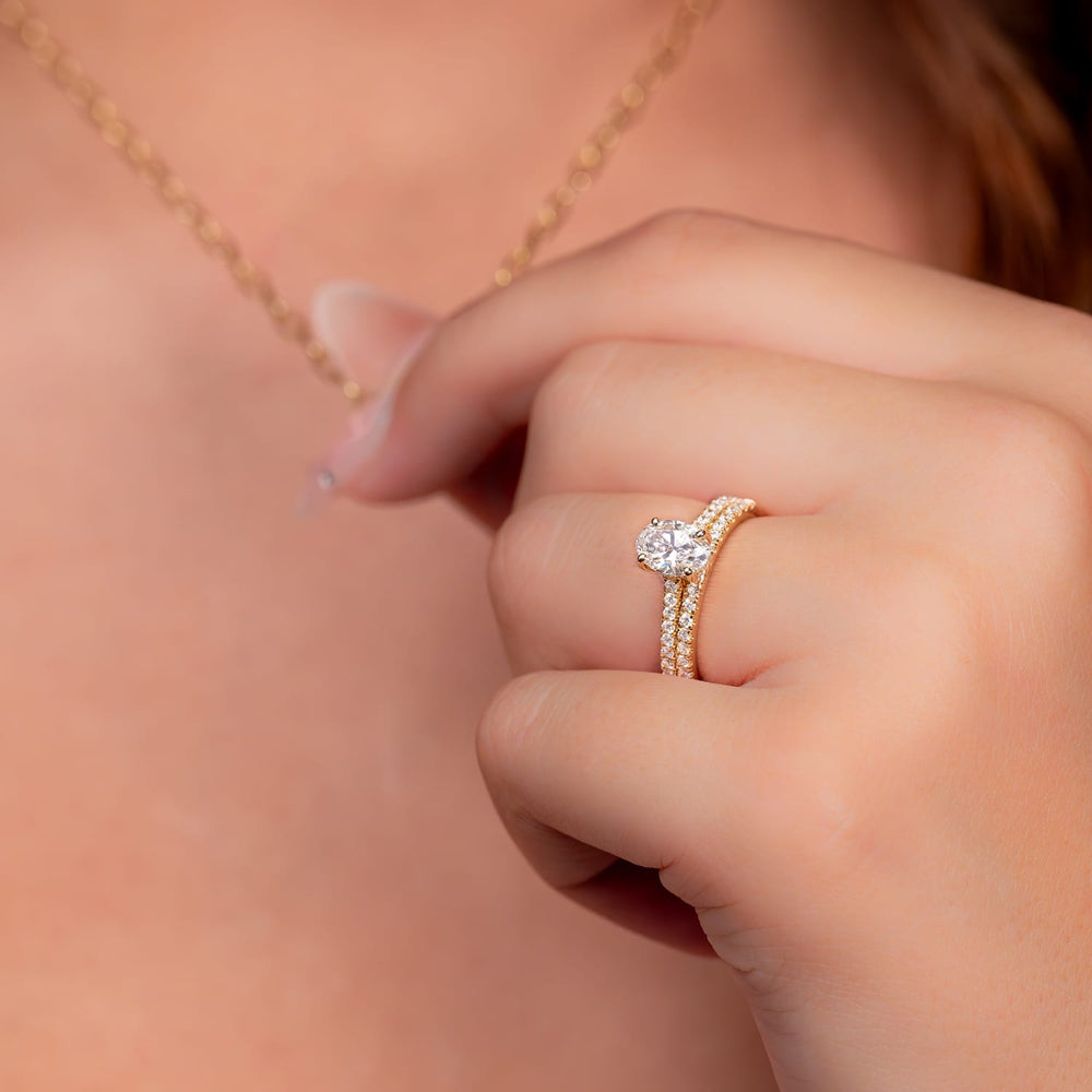 Oval Engagement Rings